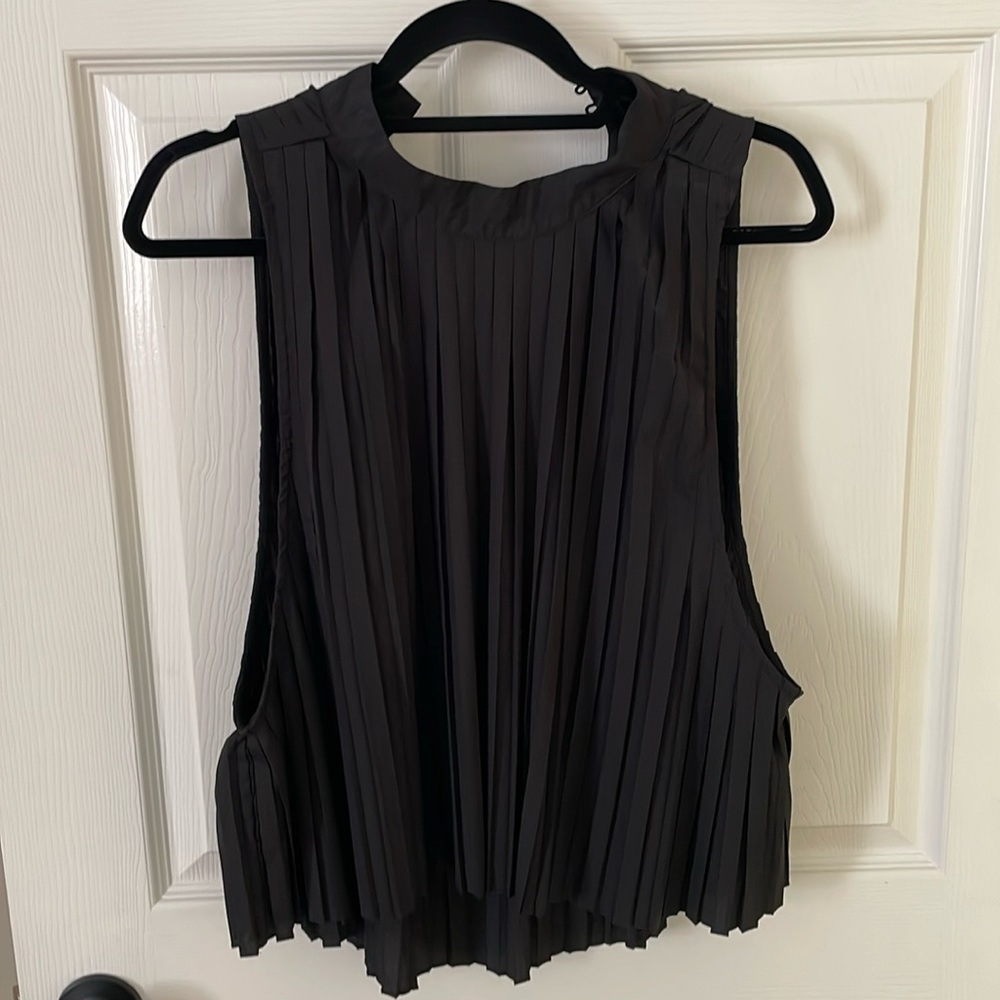 Fun black shirt!